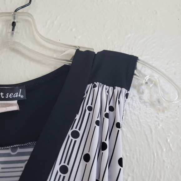 Medium black/white wet seal sleeveless - Picture 3 of 5